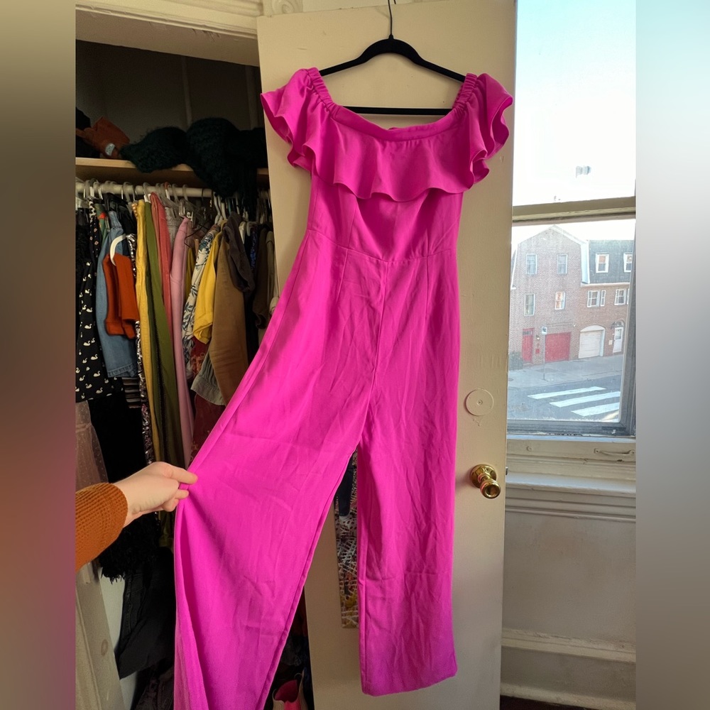 Lilly Pulitzer Jood off the shoulder jumpsuit Size 4